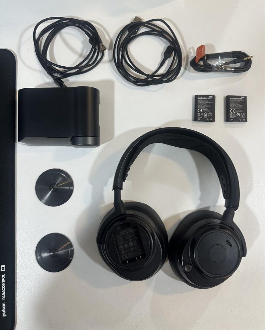 (Price Negotiable) Steelseries Arctis Nova Pro (Category: Earphones) located in Manila. Submitted by delirium_1 (Listing ID 1463743841, Image 1). Description: Arctis Nova Pro Wireless (No Box) Ear Cuff - Wicked Cushions Arctis Nova Pro Price Negotiable Reason for Sale - Switching to IEMS Condition Minor scratches on Removable Cover Purchased the Headset at March 2025.