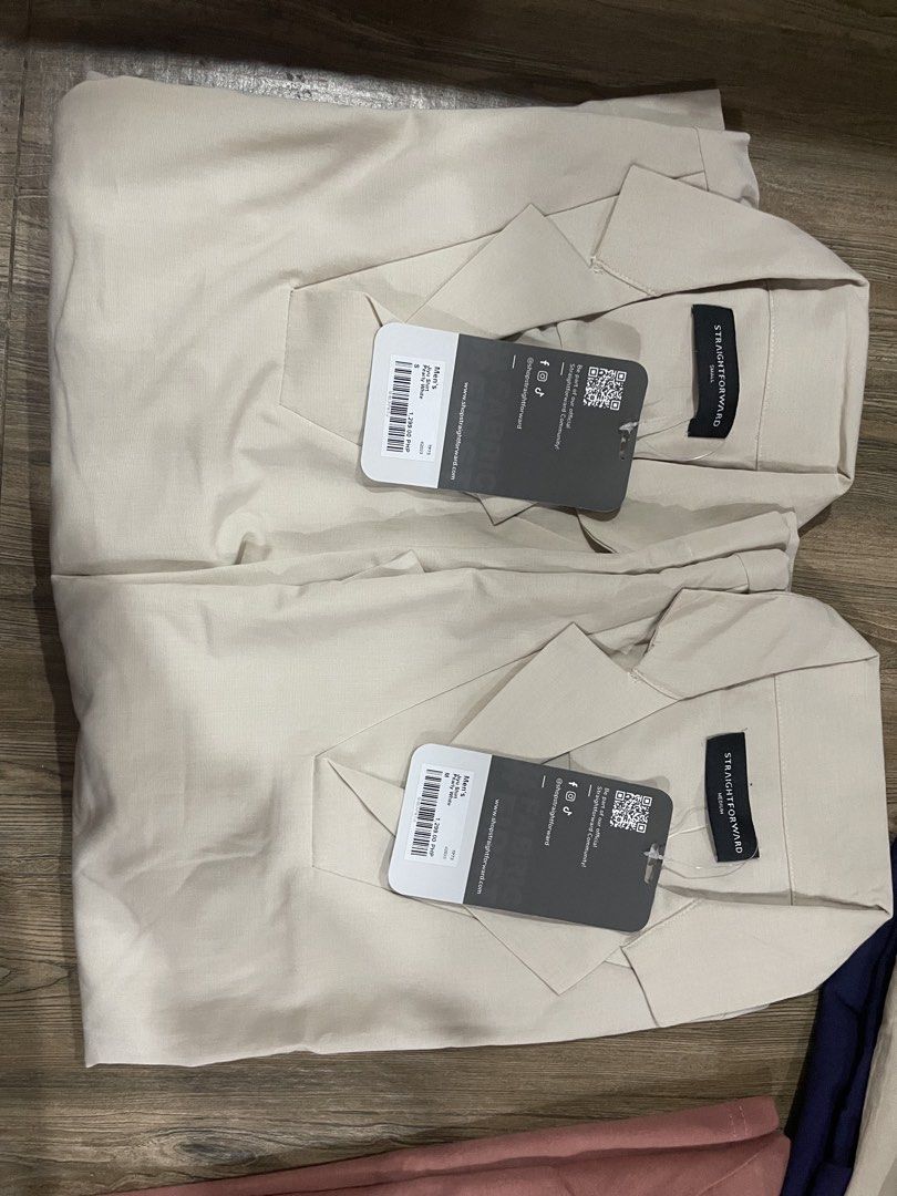 Straightforward polo (Category: Tshirts & Polo Shirts ) located in Manila. Submitted by chocolatesundaeee (Listing ID 1463850127, Image 2). Description: Rfs: wrong size Bilihin niyo na babalik ksi ako para sa tamang size na salamat.