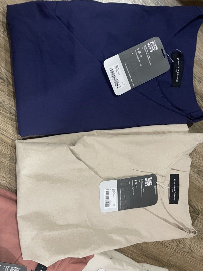 STRAIGHTFORWARD shirt (Category: Tshirts & Polo Shirts ) located in Manila. Submitted by chocolatesundaeee (Listing ID 1463850470, Image 3). Description: Rfs: wrong size Bilihin niyo na babalik ksi ako para sa tamang size na salamat.