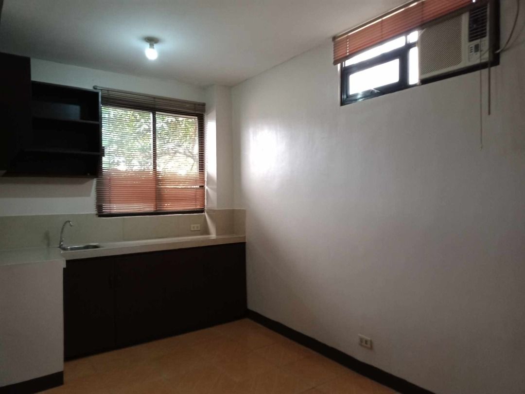 Studio Unit for Rent near BGC (Category: Apartments & Condos) located in Makati City. Submitted by santosmarialourdes (Listing ID 1463755779, Image 2). Description: Studio Unit for Rent Along Kalayaan Avenue near BGC 27 sqm more or less With own pantry kitchen and T&B Unfurnished but aircon provided Located at the 2nd floor With own separate laundry area and drying cage at the 4th flr. Gated and secured Building Location Accessible to all Busines