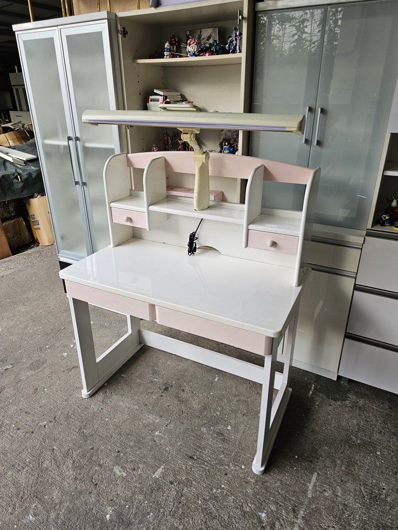 Study Table w/ Lamp (Category: Tables & Sets) located in Quezon City. Submitted by ledamadel (Listing ID 1463760959, Image 2). Description: Study Table w/ Lamp💡‼️₱7800‼️ ✔L-39.5 H-29/47 W-21.5 inches ✔4 Drawers 🗄 ✔️Solid & Mdf! 💢 ✔Scratches As-is! 👌 Location: 40 Aplaya St Napocor Vill. Tandang Sora Quezon City. For inquiry please Pm us or Call. 09066885859 Please like our page thanks! 👇👇👇👇 KMA O’shop #japansurplus #kmaoshop #kahoydehapon.