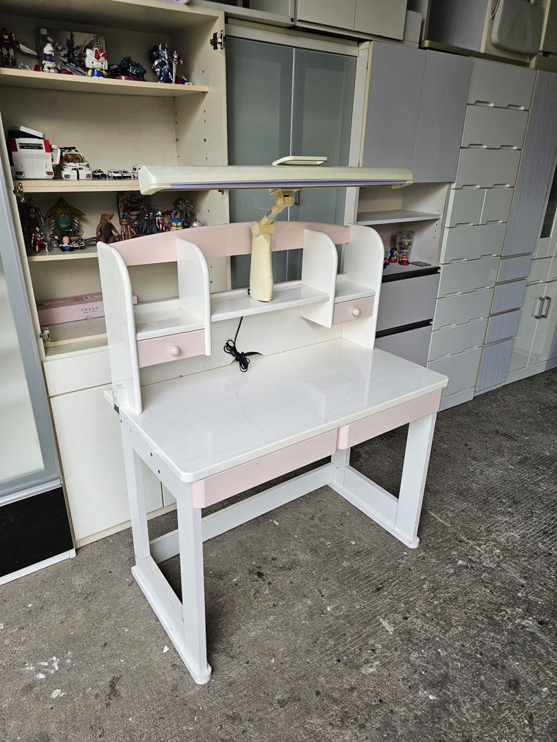 Study Table w/ Lamp (Category: Tables & Sets) located in Quezon City. Submitted by ledamadel (Listing ID 1463760959, Image 3). Description: Study Table w/ Lamp💡‼️₱7800‼️ ✔L-39.5 H-29/47 W-21.5 inches ✔4 Drawers 🗄 ✔️Solid & Mdf! 💢 ✔Scratches As-is! 👌 Location: 40 Aplaya St Napocor Vill. Tandang Sora Quezon City. For inquiry please Pm us or Call. 09066885859 Please like our page thanks! 👇👇👇👇 KMA O’shop #japansurplus #kmaoshop #kahoydehapon.