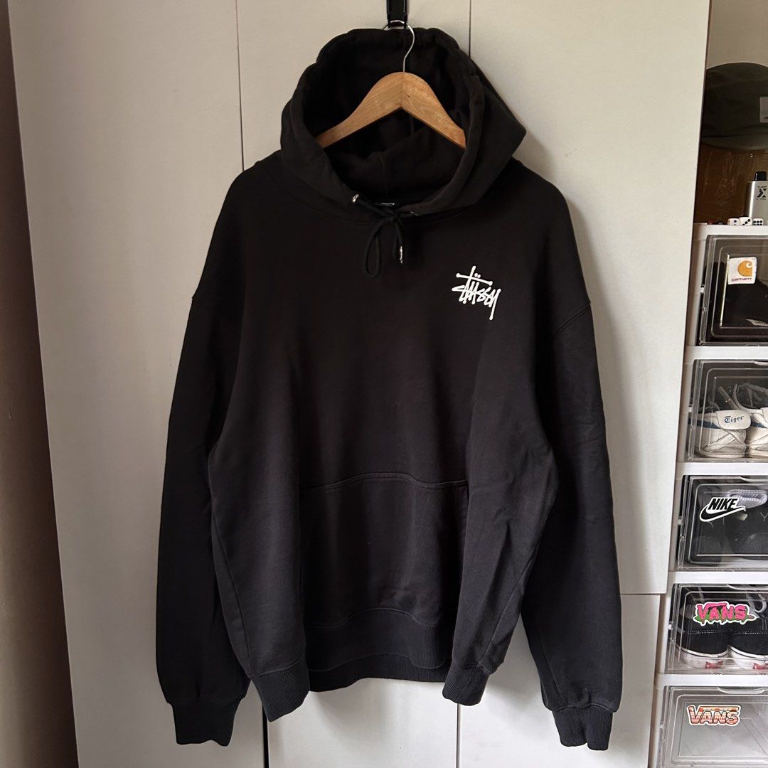 Stussy Basic Logo Hoodie (Category: Coats, Jackets and Outerwear) located in Calauan. Submitted by hajudethrift (Listing ID 1463791222, Image 2). Description: Stussy Basic Logo Hoodie Excellent Condition 9/10 Colorate or better No issues .