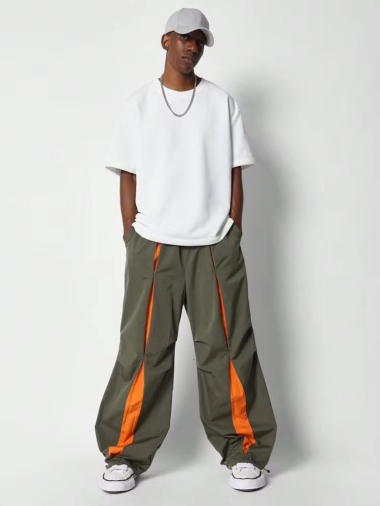 SUMWON Army Green Wide Leg Pants (Category: Joggers) located in Las Pinas. Submitted by sellerkjb (Listing ID 1463822561, Image 1). Description: BRAND NEW LARGE.