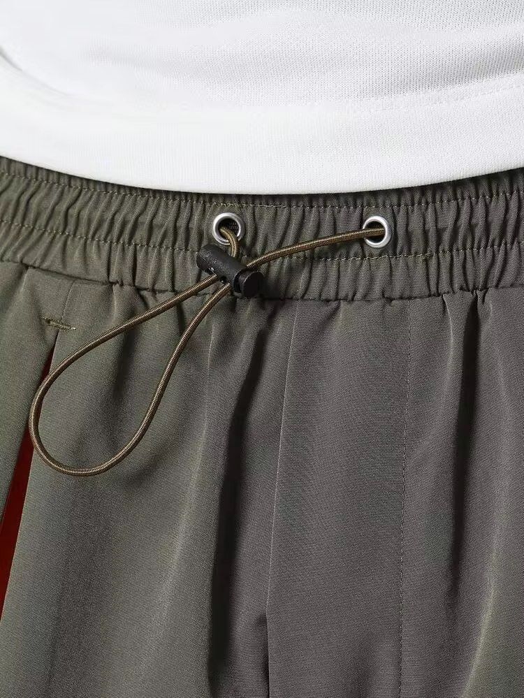 SUMWON Army Green Wide Leg Pants (Category: Joggers) located in Las Pinas. Submitted by sellerkjb (Listing ID 1463822561, Image 3). Description: BRAND NEW LARGE.