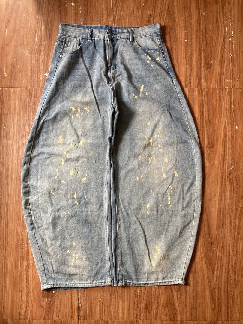 SUPER BAGGY PAINT SPLATTER PANTS (Category: Jeans) located in Dasmarinas. Submitted by thrift_ni_jj (Listing ID 1463868188, Image 1). Description: SIZE 32 LENGTH - 40 THIGH 16 HEM - 11.