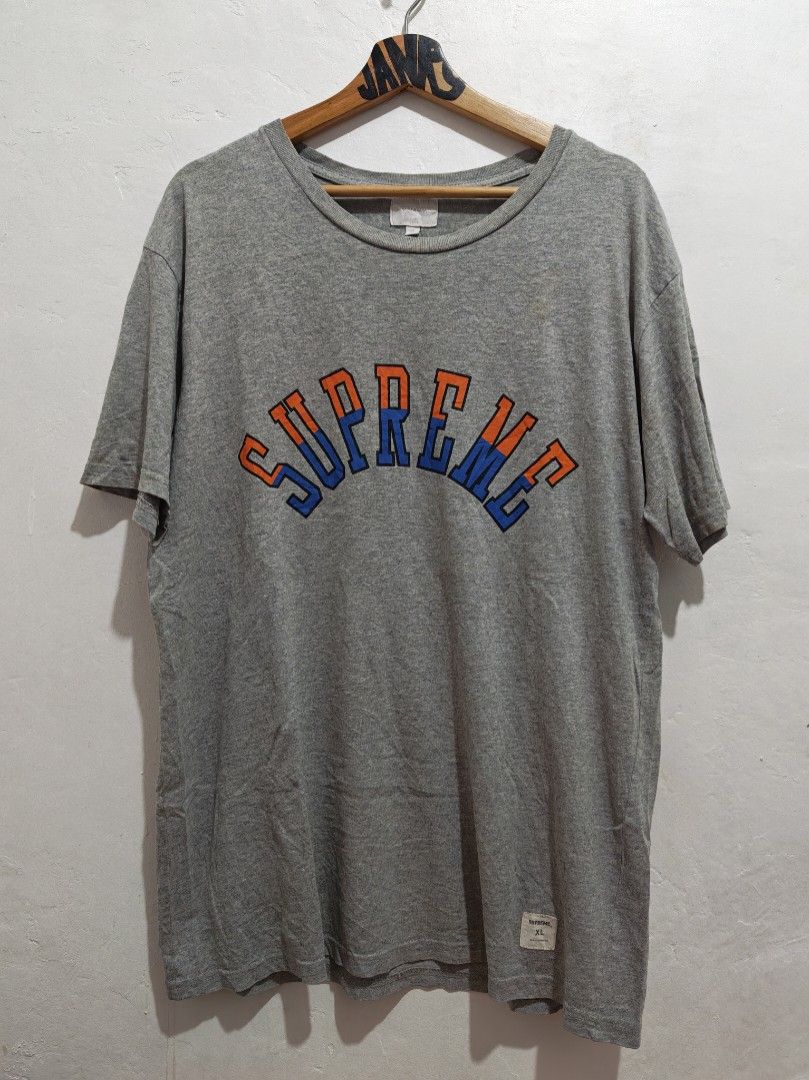 SUPREME ARC LOGO (Category: Formal Shirts) located in Pili. Submitted by janrypalmerodelima (Listing ID 1463920785, Image 1). Description: SUPREME ARC LOGO DIMES: 22.5x 30 CONDITION: VERY GOOD COLOR RATE: 9.5/10 ISSUE: NEED WASH SEE LAST PHOTO.
