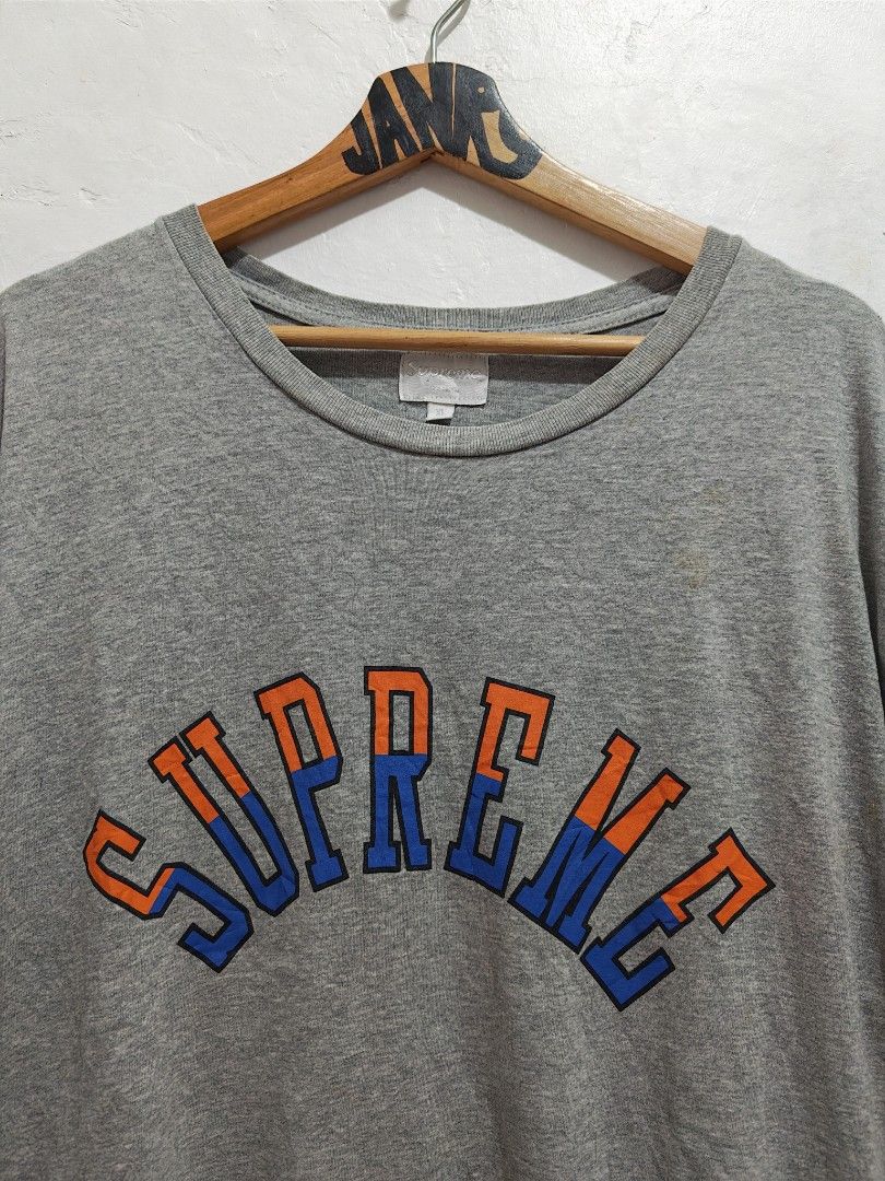 SUPREME ARC LOGO (Category: Formal Shirts) located in Pili. Submitted by janrypalmerodelima (Listing ID 1463920785, Image 2). Description: SUPREME ARC LOGO DIMES: 22.5x 30 CONDITION: VERY GOOD COLOR RATE: 9.5/10 ISSUE: NEED WASH SEE LAST PHOTO.