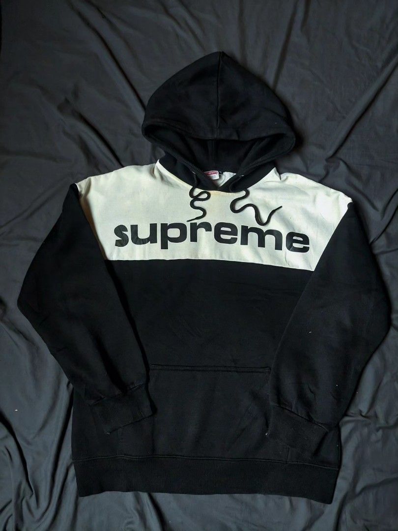Supreme Oversized Hoodie Two-tone (Category: Hoodies) located in Manila. Submitted by ashibambum_05 (Listing ID 1463930293, Image 1). Description: No issue, light washable only XL up to 2XL .