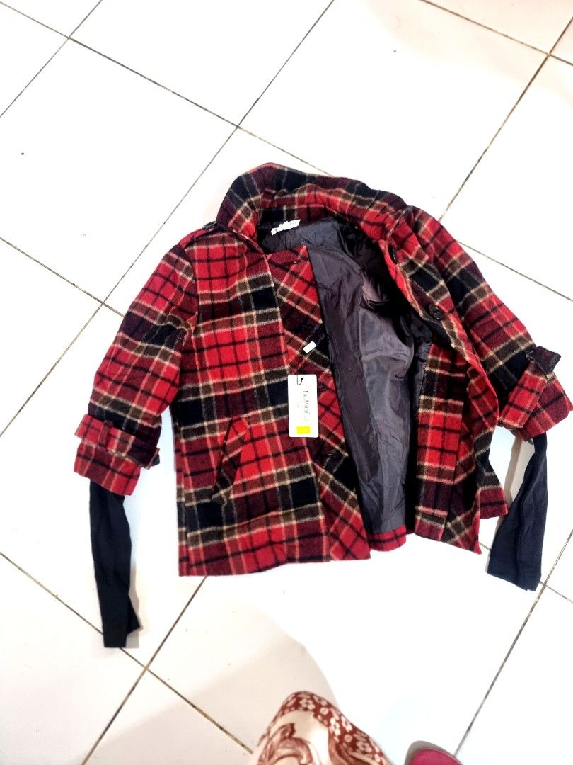 TA modele paris wool jacket size S to M bnew (Category: Coats, Jackets and Outerwear) located in La Trinidad. Submitted by designeritems2000 (Listing ID 1463793924, Image 2). Description: .