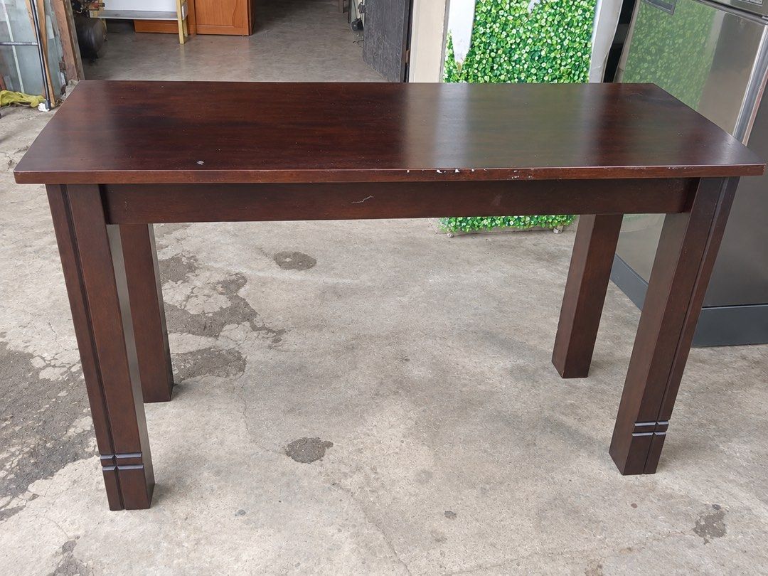 Table consul (Category: Tables & Sets) located in Klang. Submitted by amizaki89 (Listing ID 1463744834, Image 2). Description: Lokasi kampung batu belah klang Wasap/call 0182064085.
