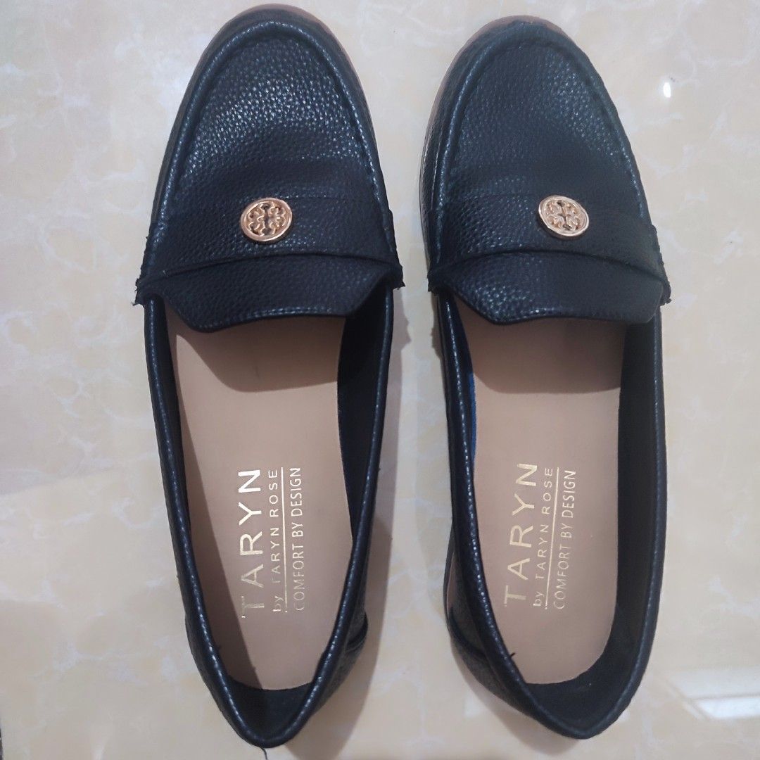 TARYN BY TARYN ROSE (Category: Flats & Sandals) located in Manila. Submitted by hilltops1989 (Listing ID 1463744058, Image 2). Description: TARYN ROSE SIZE 7.
