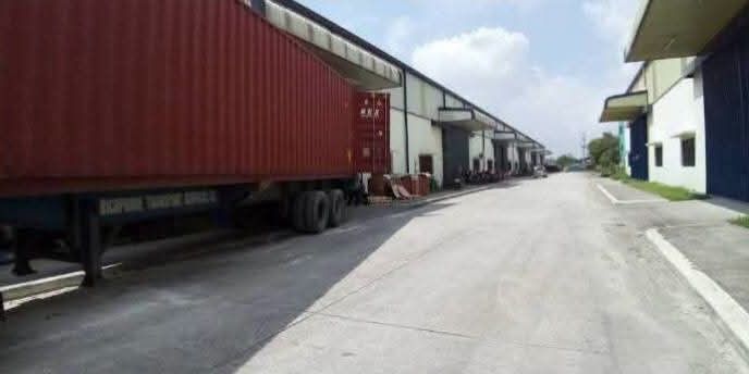 Taytay warehouse (Category: Commercial) located in Pasig City. Submitted by reborbon (Listing ID 1463822516, Image 1). Description: For Rent: For Rent: Warehouse Tenement Street, San Juan Taytay, Rizal - 710 Sqm - Single Phase - Near C6, Pinagbuhatan - Exclusive of VAT and CUSA - CUSA: P25/Sqm - 5 Bays Available on Oct 1, 2026 - P350/Sqm.