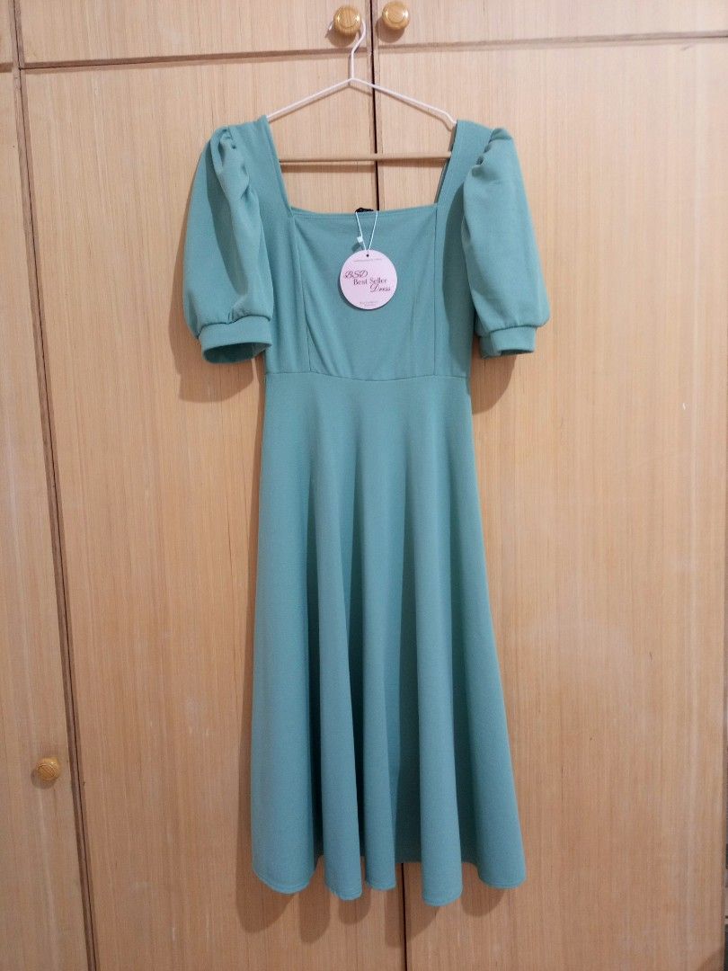teal puff dress (Category: Dresses) located in Quezon City. Submitted by goodfinds.02 (Listing ID 1463928360, Image 1). Description: new w/ tag can fit small to medium below the knee if height is 5'4 puff sleeves MOP📌gcash Courier📌 lalamove/ same day delivery.