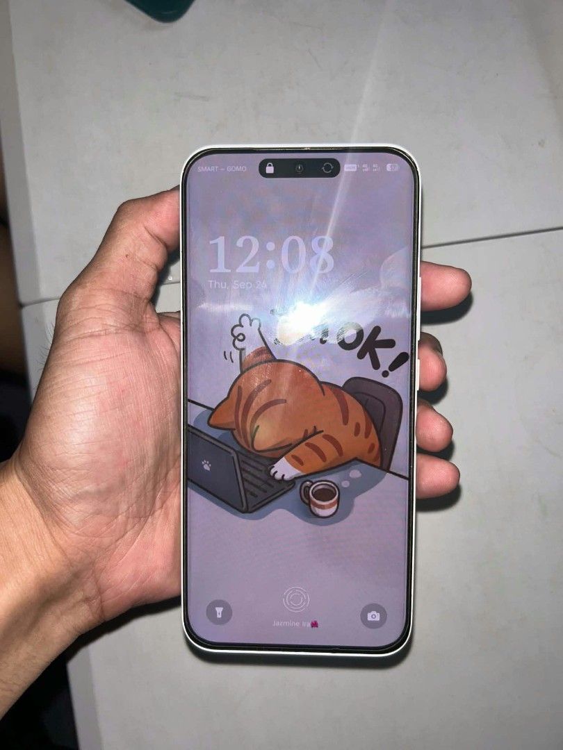 Tecno Spark Slim (Category: Samsung) located in Manila. Submitted by huiren12 (Listing ID 1463790328, Image 3). Description: TECNO Spark Slim (8GB RAM / 256GB ROM) for Sale! RFS: Upgrade just bought May 2026 - 100% Working, no hidden defects - Super slim 5.93mm design, very lightweight - 50MP Camera clear pictures - 5,160 mAh heavy-duty battery - Complete with box and original charger.