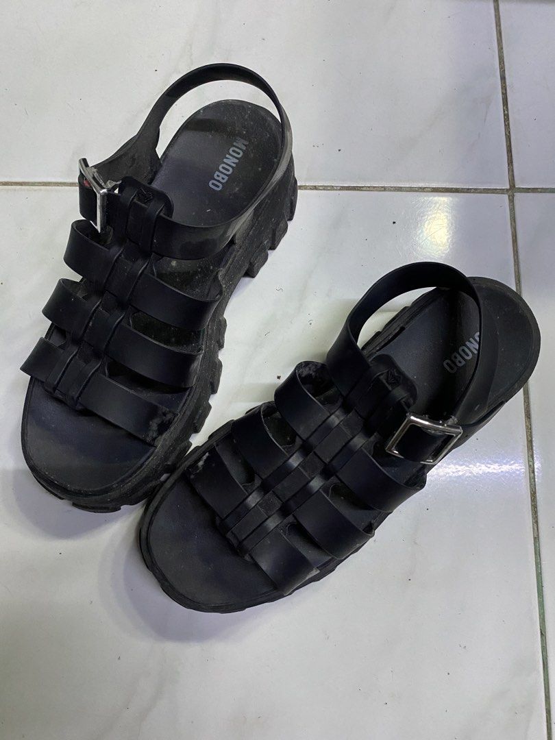 THAILAND TRENDY SANDALS (Category: Sandals) located in Cavite. Submitted by zyrahramos (Listing ID 1463909556, Image 2). Description: 💋Trendy Thailand Sandals 💋Worn once 💋Size: US: 7 | EUR:38.