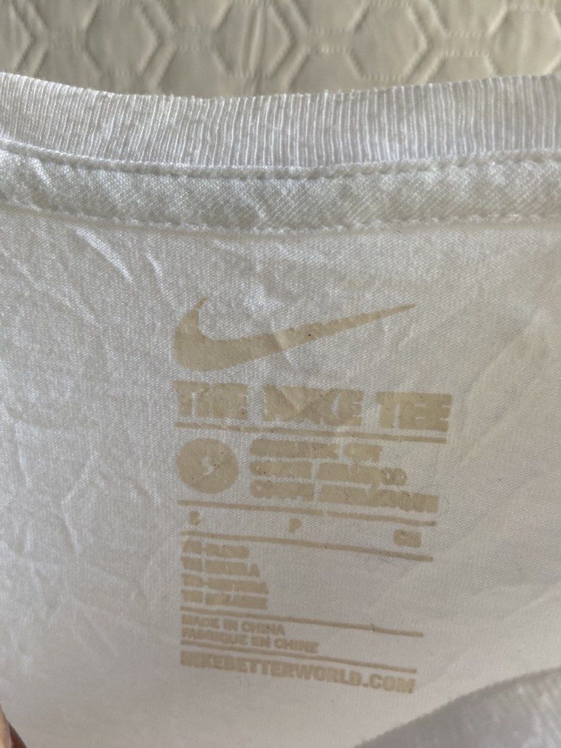 The Nike Tee Run (Category: Shirts) located in Panabo. Submitted by thrifty.red (Listing ID 1463809463, Image 3). Description: width:15.5 length:24 9.5/10 need wash.
