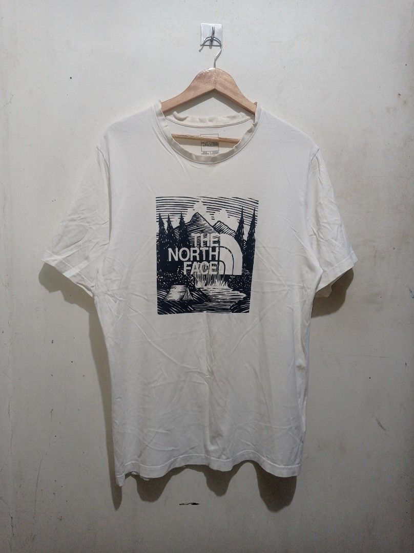 The North Face (Category: Tshirts & Polo Shirts ) located in Pasig City. Submitted by pureselectionapparel (Listing ID 1463753196, Image 1). Description: The North Face 🏷️ For free! Avail any item/s from my listing and you can get this one too! Size XL Good Condition Issue: Bacon neckline, yellow stains especially on neck area, need proper wash.