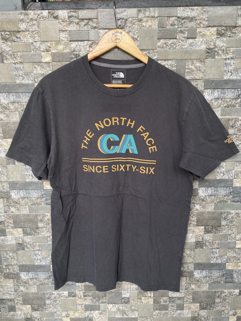 The North Face Dark Gray Tee (Category: Tshirts & Polo Shirts ) located in Santa Rosa. Submitted by thriftandwrap.2020 (Listing ID 1463875023, Image 1). Description: •𝑺𝒊𝒛𝒆:Medium fit to Large •𝑪𝒐𝒏𝒅𝒊𝒕𝒊𝒐𝒏:Excellent •𝑪𝒐𝒍𝒐𝒓 𝒓𝒂𝒕𝒆:9/10 𝗠𝗶𝗻𝗲 350.