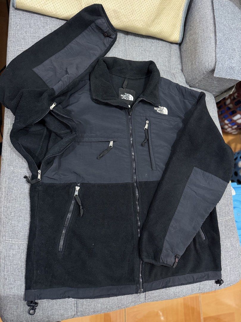 The North Face Retro Denali Fleece Jacket (Category: Coats, Jackets and Outerwear) located in Santo Tomas. Submitted by theoutdoorcat (Listing ID 1462204140, Image 2). Description: Size Large Dimes: 25x29 Excellent condition No issue Adjustable hem. With armpit vents No issue 💯Authentic Can ship via j&t anywhere in Philippines..