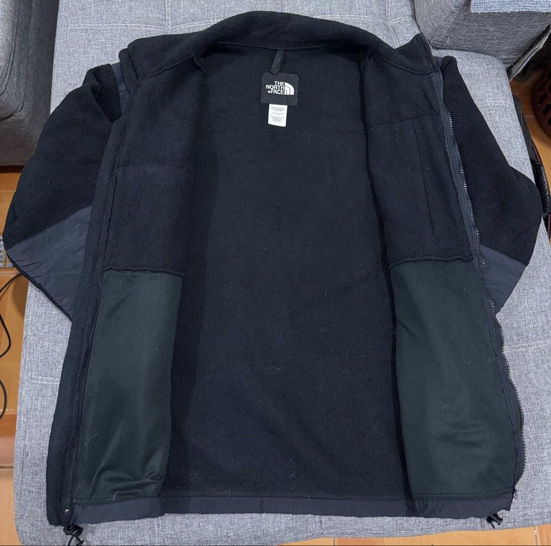 The North Face Retro Denali Fleece Jacket (Category: Coats, Jackets and Outerwear) located in Santo Tomas. Submitted by theoutdoorcat (Listing ID 1462204140, Image 3). Description: Size Large Dimes: 25x29 Excellent condition No issue Adjustable hem. With armpit vents No issue 💯Authentic Can ship via j&t anywhere in Philippines..