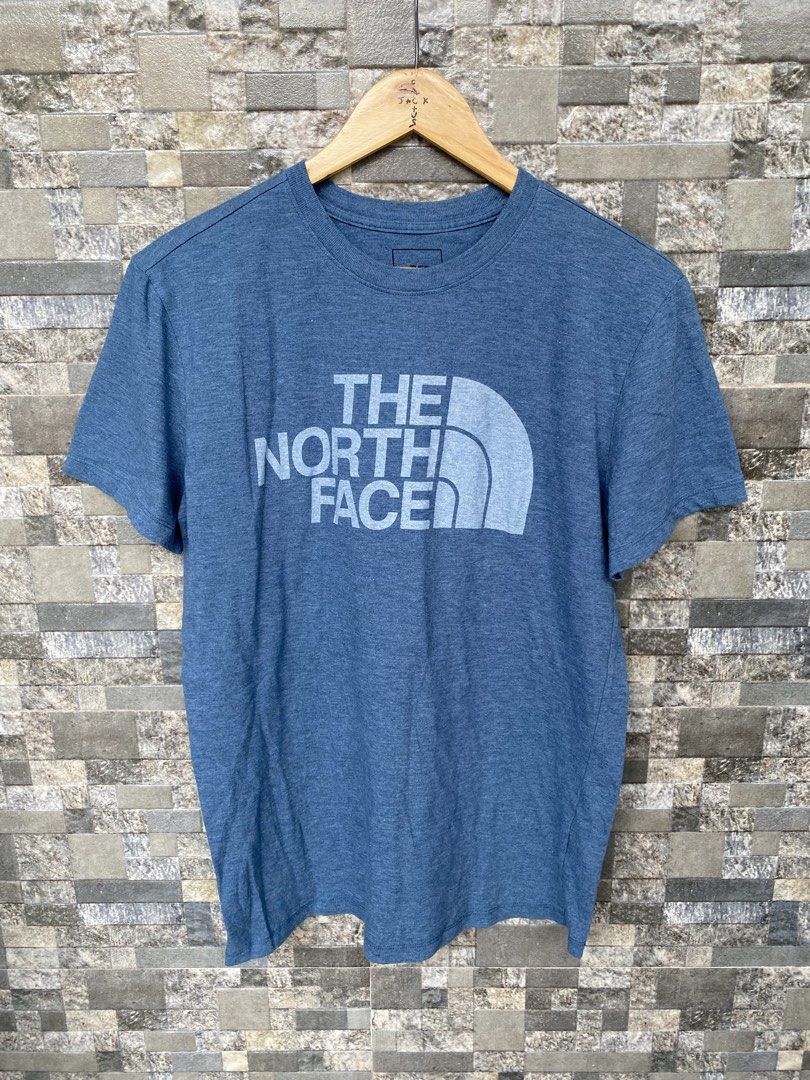 The Northface Blue Tee (Category: Tshirts & Polo Shirts ) located in Santa Rosa. Submitted by thriftandwrap.2020 (Listing ID 1463874576, Image 1). Description: •𝑺𝒊𝒛𝒆:Medium •𝑪𝒐𝒏𝒅𝒊𝒕𝒊𝒐𝒏:Excellent •𝑪𝒐𝒍𝒐𝒓 𝒓𝒂𝒕𝒆:9/10 𝗠𝗶𝗻𝗲 350.