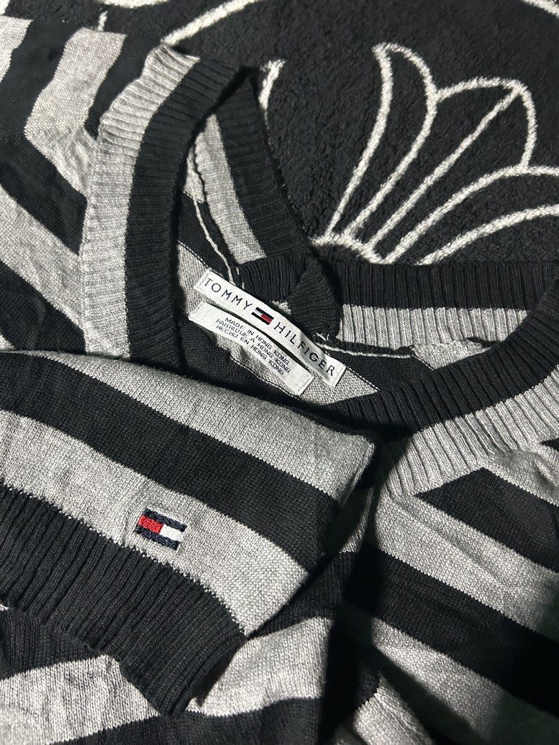 Tommy Hilfiger Knitted (Category: Blouses) located in Koronadal. Submitted by lokiefinds (Listing ID 1463745809, Image 2). Description: .
