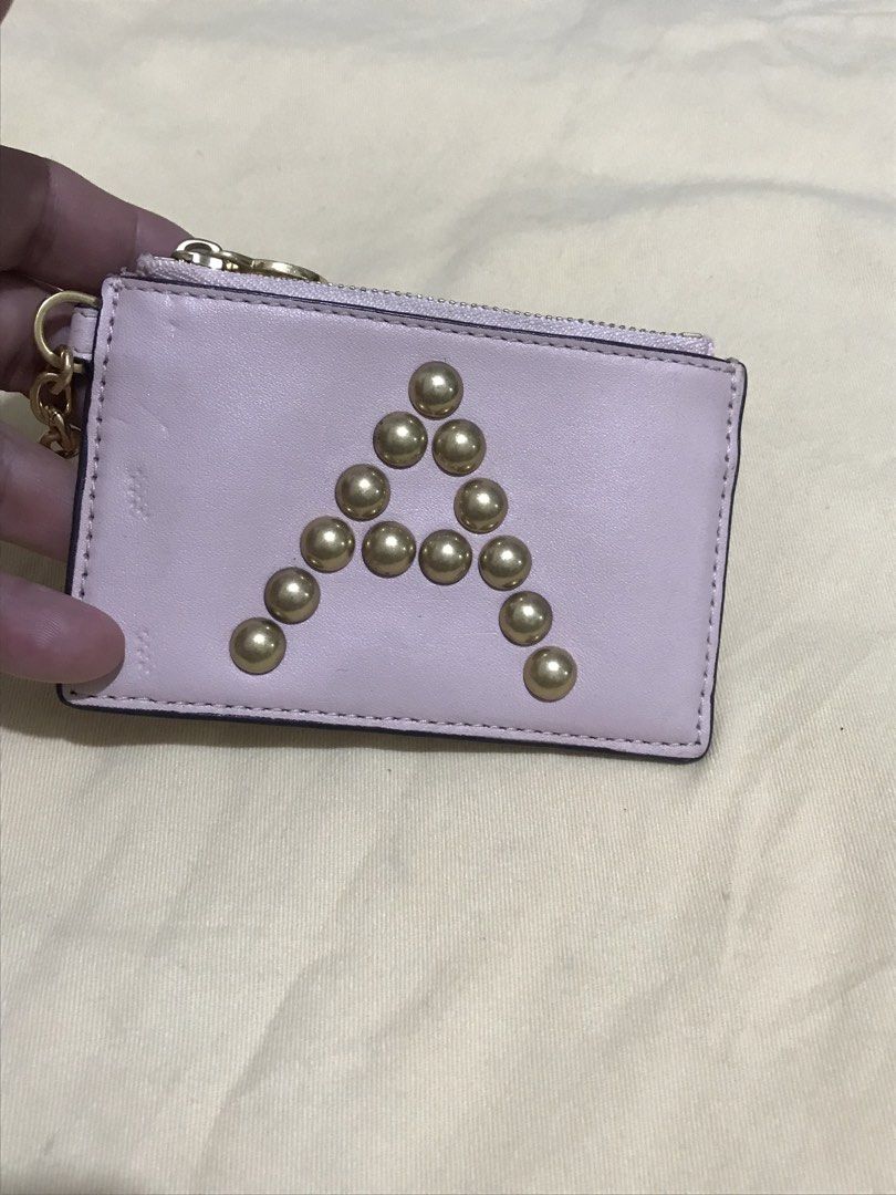 Tory Burch (Category: Wallets & Card holders) located in Balete No 2. Submitted by troyesybang (Listing ID 1463898078, Image 1). Description: Card holder coins Auth TB May press mark lng .