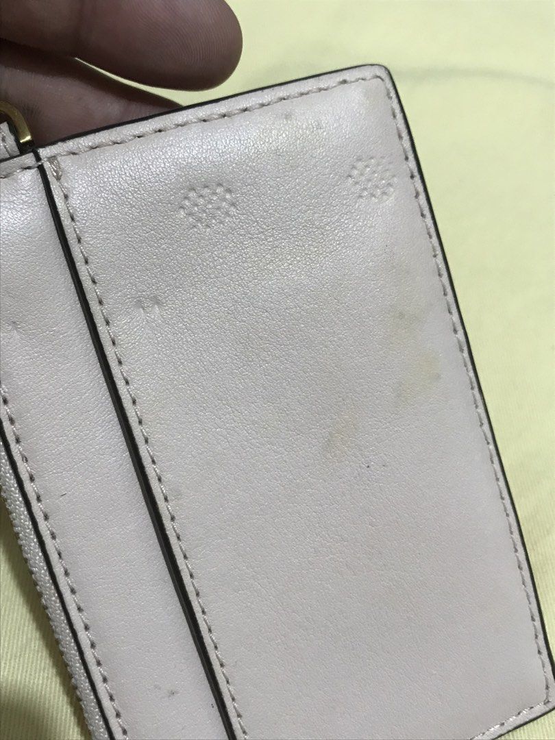 Tory Burch (Category: Wallets & Card holders) located in Balete No 2. Submitted by troyesybang (Listing ID 1463898078, Image 3). Description: Card holder coins Auth TB May press mark lng .