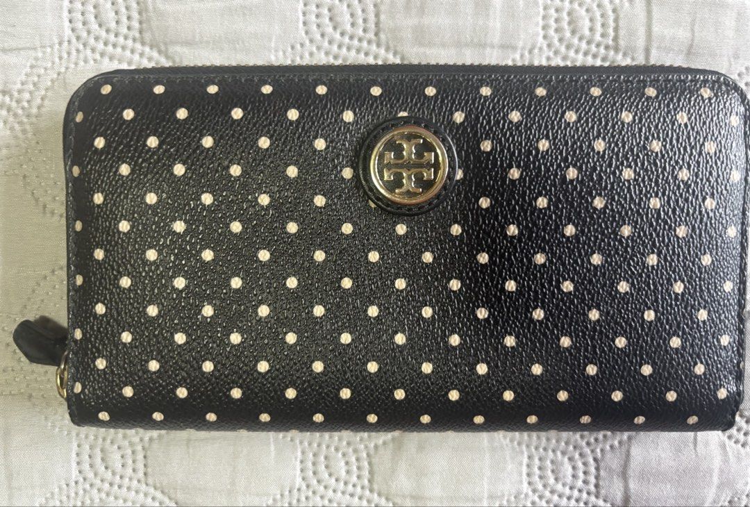 Tory Burch Black Polka Dot Zip Around Wallet (Category: Luxury Bags & Wallets) located in Paranaque City. Submitted by maishoppe17 (Listing ID 1463797545, Image 2). Description: Selling my Tory Burch leather wallet 🩷 - Color: Cute Black with white polka dots - Closure: Zip around - Hardware: Gold tone - Interior: Multiple card slots, zippered compartment - Includes: Tory Burch gift bag Very clean ✨☺️! .