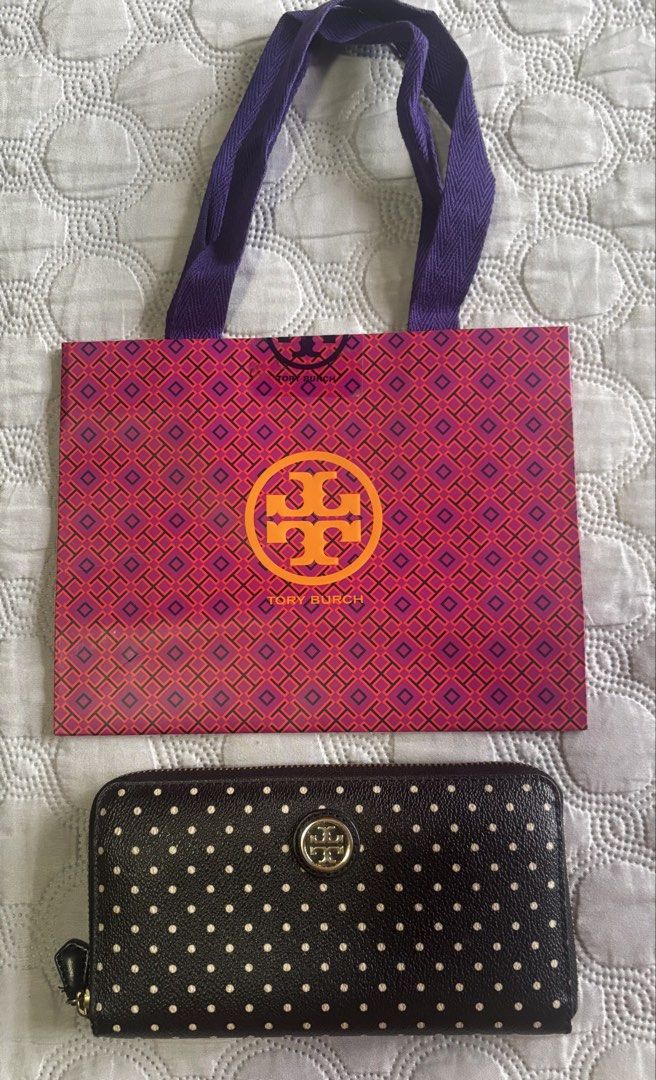 Tory Burch Black Polka Dot Zip Around Wallet (Category: Luxury Bags & Wallets) located in Paranaque City. Submitted by maishoppe17 (Listing ID 1463797545, Image 1). Description: Selling my Tory Burch leather wallet 🩷 - Color: Cute Black with white polka dots - Closure: Zip around - Hardware: Gold tone - Interior: Multiple card slots, zippered compartment - Includes: Tory Burch gift bag Very clean ✨☺️! .