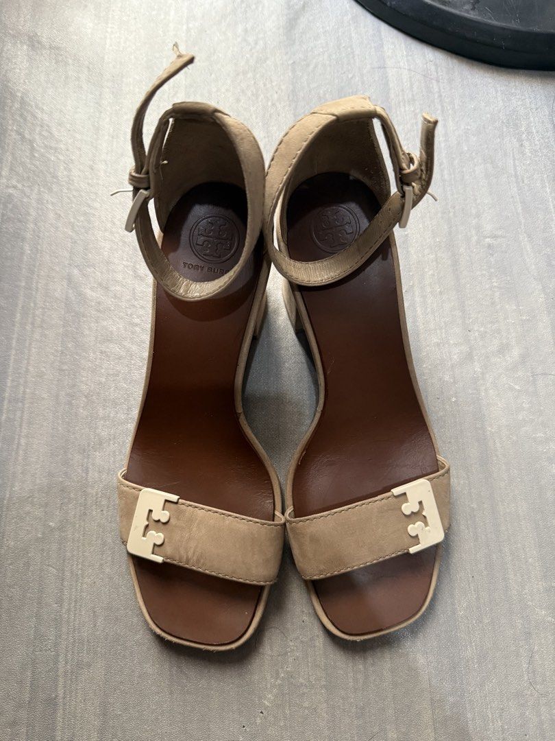 Tory Burch Gabrielle block heel sandals (Category: Sneakers & Footwear) located in Cagayan de Oro. Submitted by twice.but.nice.blackmarket (Listing ID 1463795670, Image 1). Description: Excellent condition Size : 7M on tag! But fit also 8 inches on measurement tape Sign of use only and need clean.