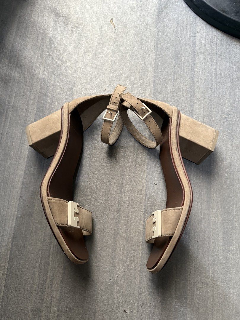 Tory Burch Gabrielle block heel sandals (Category: Sneakers & Footwear) located in Cagayan de Oro. Submitted by twice.but.nice.blackmarket (Listing ID 1463795670, Image 2). Description: Excellent condition Size : 7M on tag! But fit also 8 inches on measurement tape Sign of use only and need clean.