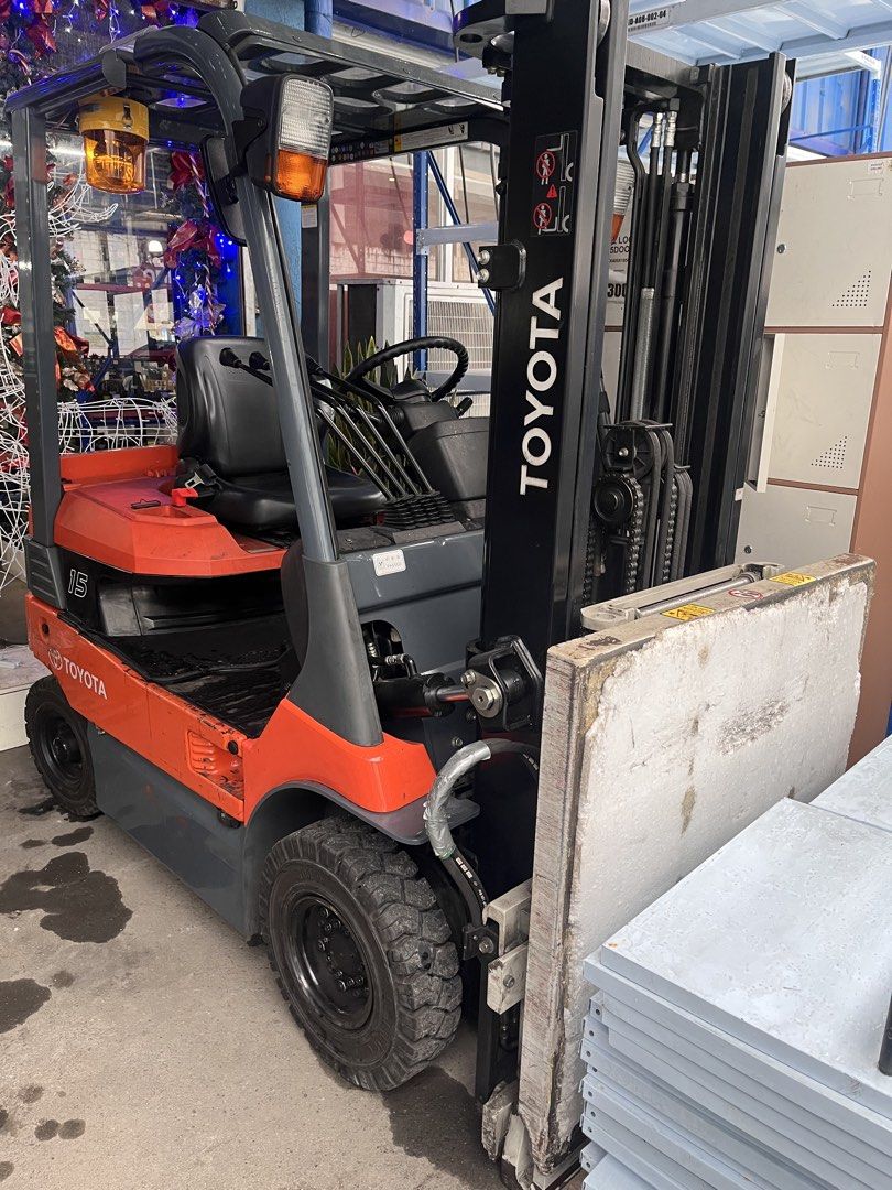 Toyota 7FB15 Electric Forklift (Category: Industrial Equipment) located in Manila. Submitted by prittielei (Listing ID 1463831082, Image 3). Description: Forklift Brand: Toyota Model: 7FB15 Capacity: 1,500 kg (1.5 Ton) Max Lift Height: 3.0 meters Year Model: 2014 Well-maintained and ideal for warehouses, factories, and logistics operations..