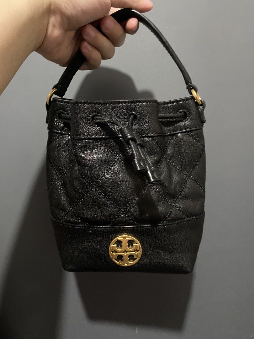 Tpry Burch Black small bucket (Category: Cross-body Bags) located in Batangas. Submitted by bagstolove2.0 (Listing ID 1463895477, Image 1). Description: No sling.