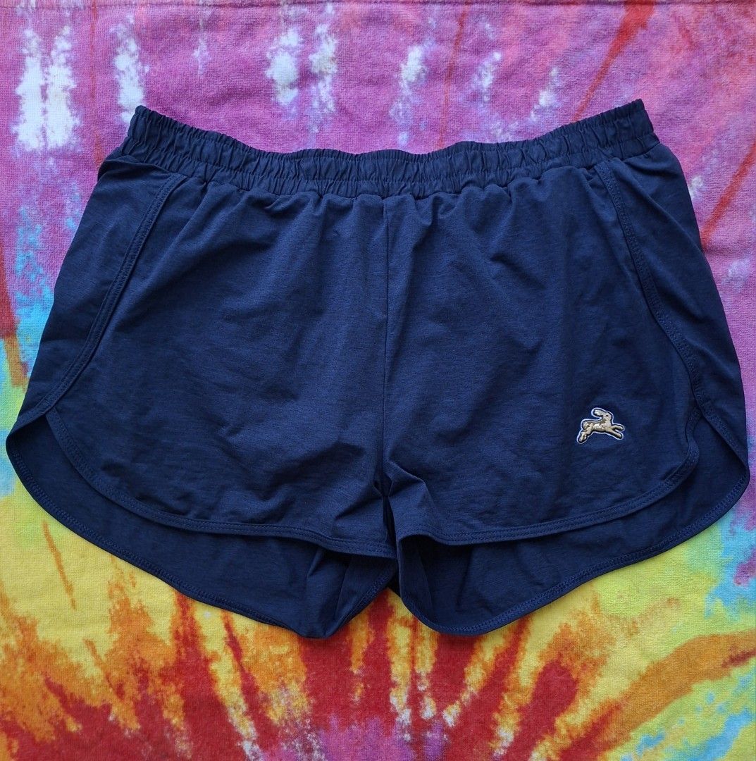 Tracksmith - s (women's) (Category: Activewear) located in Puerto Princesa. Submitted by thrinidad (Listing ID 1463786489, Image 1). Description: size small dimension (laid flat) waist 14.5" 4.5" inseam fits 29" waistline above or below actual color navy no damage/stain Disclaimer : I do not own nor claim to own the rights to any of the brand, logo and photo. Color may vary due to photographic lighting sources or your monitor settings.