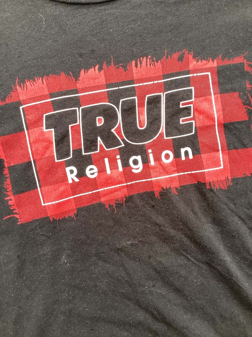 True Religion Spellout Tee (Category: Tshirts & Polo Shirts ) located in Manila. Submitted by archivefine_ds (Listing ID 1463746167, Image 3). Description: 9/10 condi No issue w 19 L 27.
