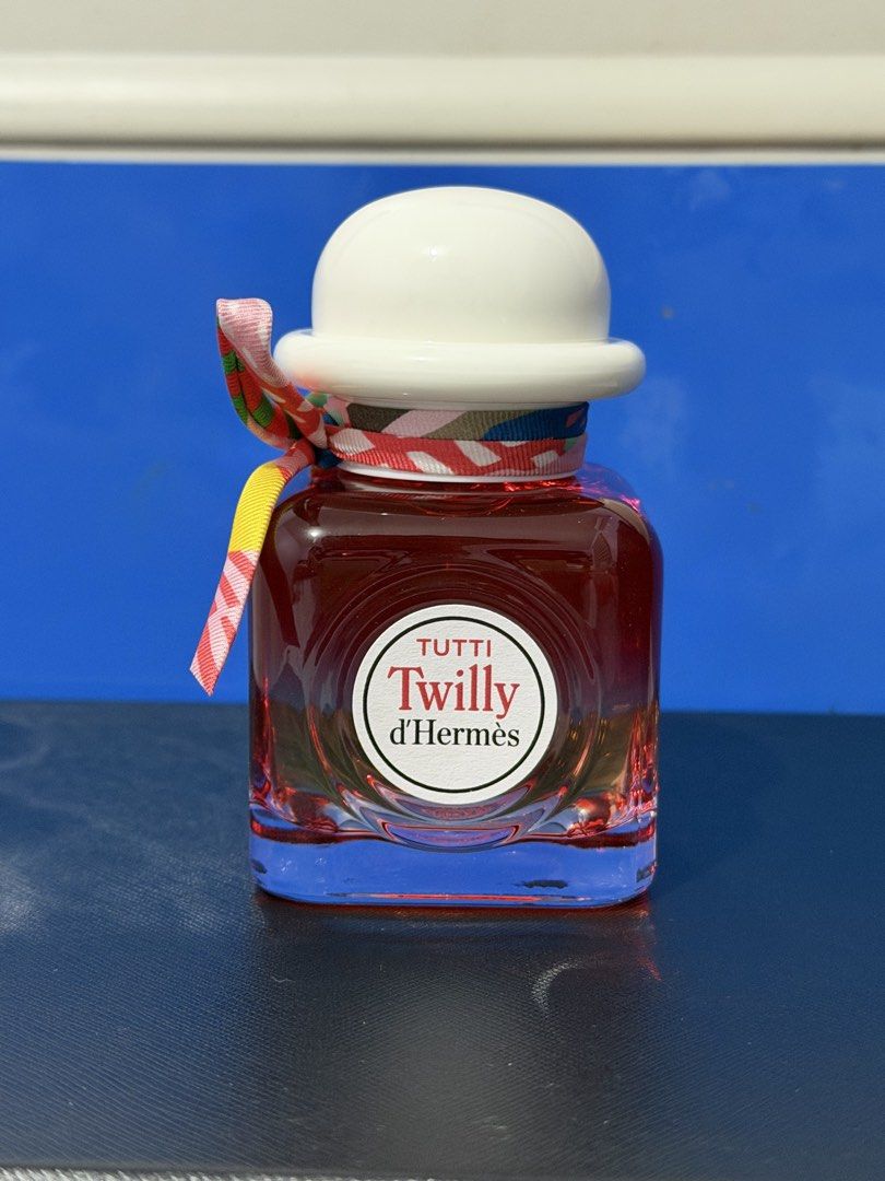 Tutti Twilly d’Hermès EDP (Category: Fragrance & Deodorants) located in Rizal. Submitted by maccluxfinds (Listing ID 1463752804, Image 1). Description: BRAND NEW, NO BOX, UNSPRAYED 100% AUTHENTIC or your money back Tutti Twilly d’Hermès 85mL EDP for women. Top note is lychee, middle is ginger blossom with a musky base. Not too sweet! Brand new, unsprayed, no box. Retails around ₱9k in Rustan’s. Selling for only ₱6,000! MOP: BDO/BPI Delivery fee c