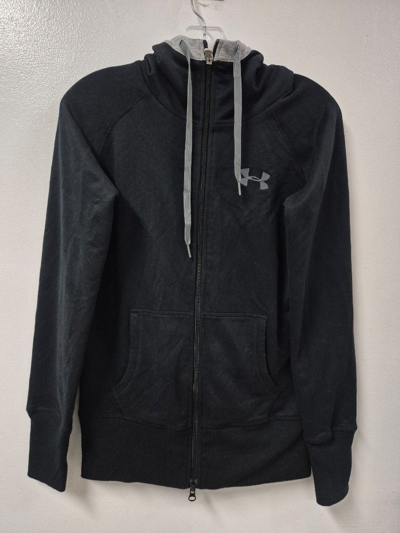 Under Armour Full Zip-Up Hoodie for Men (Category: Hoodies) located in Angeles City. Submitted by gtwear (Listing ID 1463823091, Image 1). Description: - Black Under Armour zip-up hoodie - Grey drawstring hood - Front pockets - Classic Under Armour logo on chest - Under Armour branding on back - Comfortable and stylish - Ideal for casual wear or workouts w: 18 l: 24.5 mop: gcash loc: pampanga courier: j&t 550+sf DM.