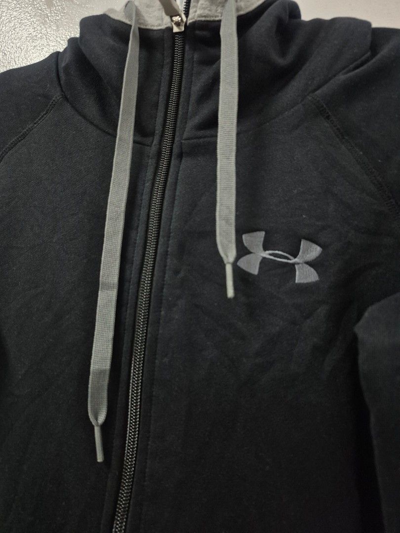 Under Armour Full Zip-Up Hoodie for Men (Category: Hoodies) located in Angeles City. Submitted by gtwear (Listing ID 1463823091, Image 3). Description: - Black Under Armour zip-up hoodie - Grey drawstring hood - Front pockets - Classic Under Armour logo on chest - Under Armour branding on back - Comfortable and stylish - Ideal for casual wear or workouts w: 18 l: 24.5 mop: gcash loc: pampanga courier: j&t 550+sf DM.