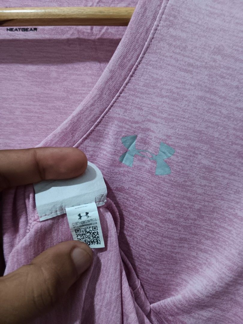 UNDER ARMOUR HEATGEAR (Category: Activewear) located in Dauis. Submitted by udenglegaspi (Listing ID 1463794150, Image 2). Description: .