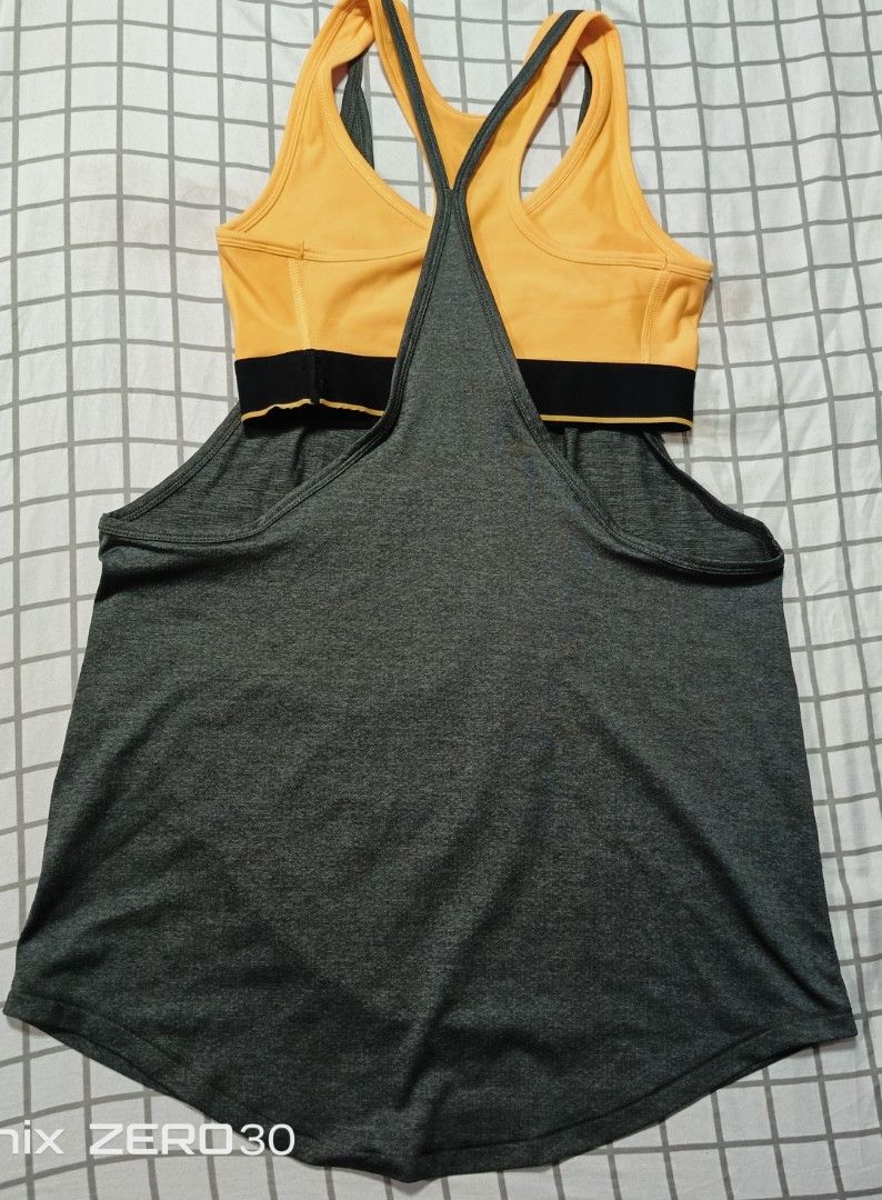 UNDER ARMOUR TOP SMALL (Category: Activewear) located in Quezon City. Submitted by ahyazheabea (Listing ID 1463833747, Image 2). Description: .