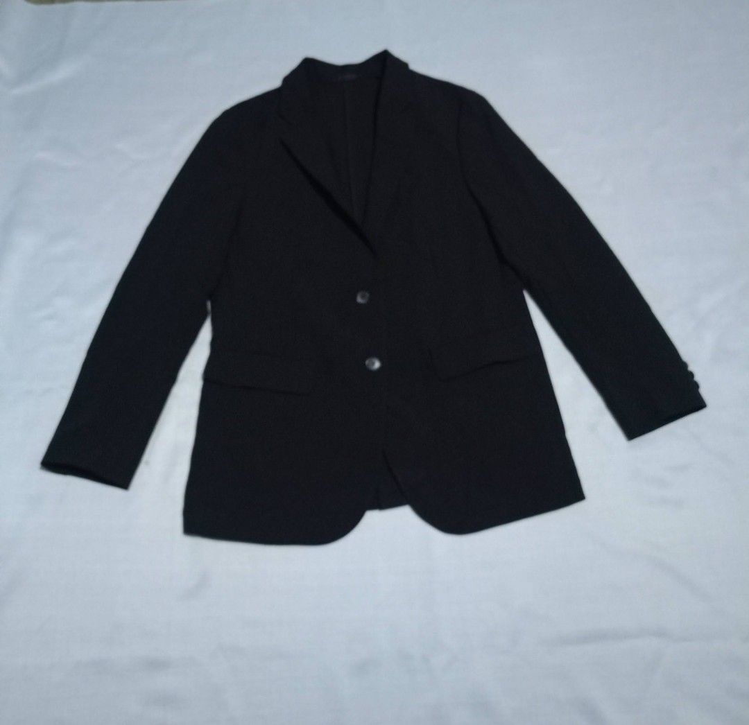 UNIQLO AirSense Jacket (Ultra Light Jacket) Black (Category: Coats, Jackets and Outerwear) located in Makati City. Submitted by kawaiilily_23 (Listing ID 1463833016, Image 2). Description: - Uniqlo AirSense Black Blazer - Ultra-lightweight for comfortable layering - Classic, simple design - Two-button front closure - Button details on cuffs - Ideal for smart casual or work attire.