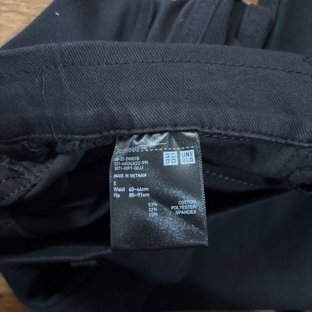 UNIQLO Ultra Stretch Pants (Category: Jeans) located in Pasig City. Submitted by marielivingph (Listing ID 1463815616, Image 2). Description: Size S (Waist 60-66cm, Hip 85-91cm) Material: Cotton blend with Polyester & Spandex.