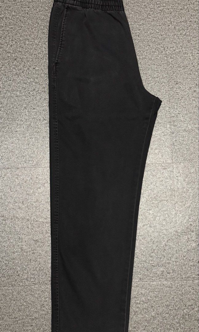 UNIQLO Easy Ankle Pants( Size S) (Category: Trousers) located in Calamba. Submitted by aj4027 (Listing ID 1463749070, Image 2). Description: - Uniqlo Black Pants - Comfortable Elastic Waistband - Cotton Blend Fabric - Size S (fits waist 68-76cm) Pwede Pickup sa saimsim calamba or Lalamove.