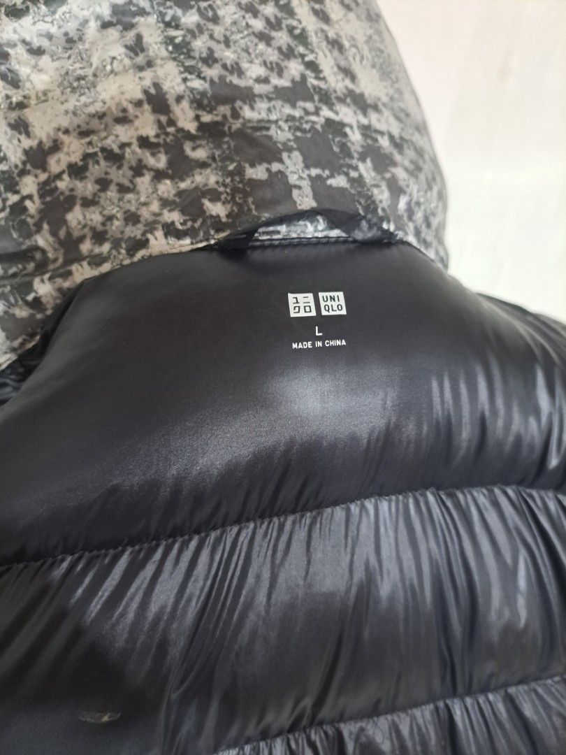Uniqlo Ultra Light Down Puffer Jacket Plaid L (Category: Coats, Jackets and Outerwear) located in Quezon City. Submitted by sbvdmanaog (Listing ID 1463928128, Image 2). Description: Uniqlo Ultra Light Down Jacket (L) - Grey/White Plaid. Warm, lightweight, great for cold weather. no flaws,vero good condition.