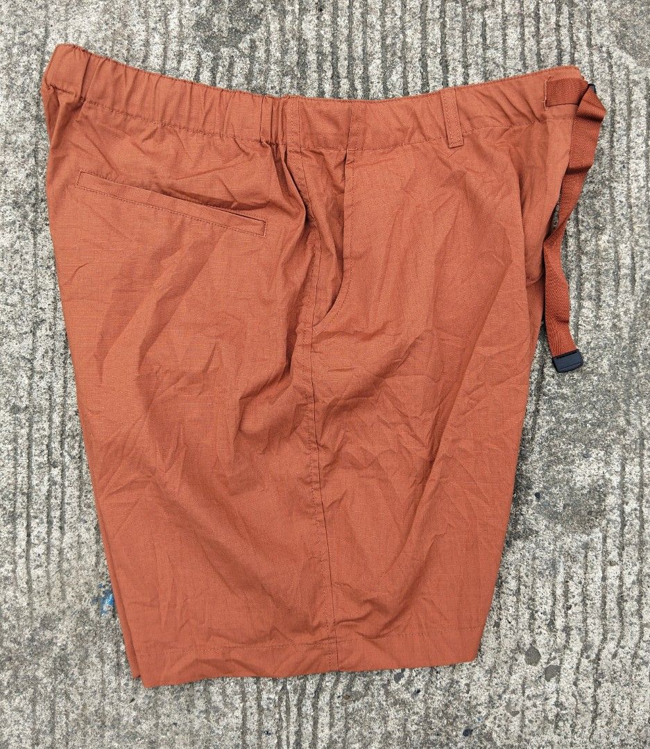 UNIQLO UTILITY SHORT (Category: Shorts) located in Bacolod City. Submitted by hyoohxzx (Listing ID 1463862474, Image 3). Description: UNIQLO UTILITY SHORT SIZE XLARGE FIT 34 - 38 LENGTH 19 EXCELLENT TO NEW CONDITION LOCATION BACOLOD CITY, NEGROS OCCIDENTAL.