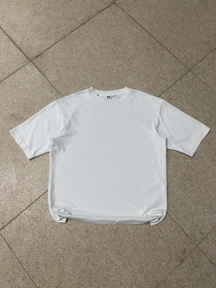 Uniqlo White Airism (Category: Tshirts & Polo Shirts ) located in Naga. Submitted by dunxx (Listing ID 1463870194, Image 2). Description: ctto 2nd pic Dimes: 21.5 x 26 Condition: Good Color rate: 10/10 Issue: None (need wash) MOP:Gcash COURRIER: JnT.