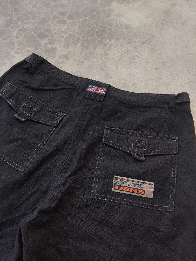 USNS JORTS Cargo Shorts Black Size M (Category: Shorts) located in Mati. Submitted by old_era.ph (Listing ID 1463788535, Image 3). Description: - Brand: USNS - Color: Black - Type: Cargo Shorts - Size: Medium (M) - Features: Multiple front and back pockets - Included: Belt - Ideal for: Casual wear, outdoor activities - Fit: Comfortable.