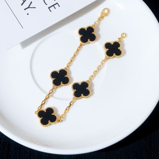 (Category: ) located in . Submitted by lunea.jewelry (Listing ID 1463786950, Image 1). Description: .